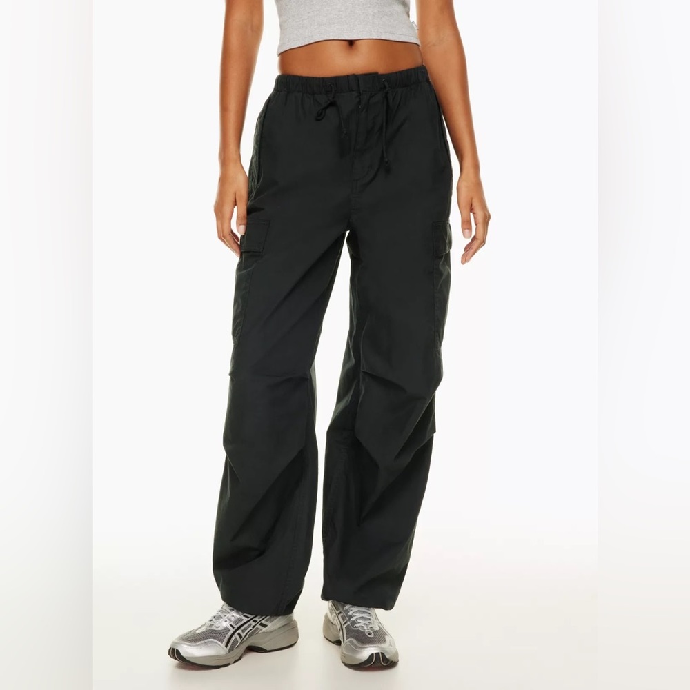 TNA squad parachute pants
